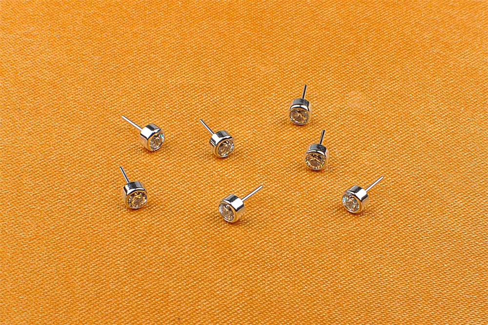 Body Piercing Jewelry ASTM F 136 Titanium Pin Jewelry Ear Piercing Jewelry 3mm Crystal Threadless Top S03